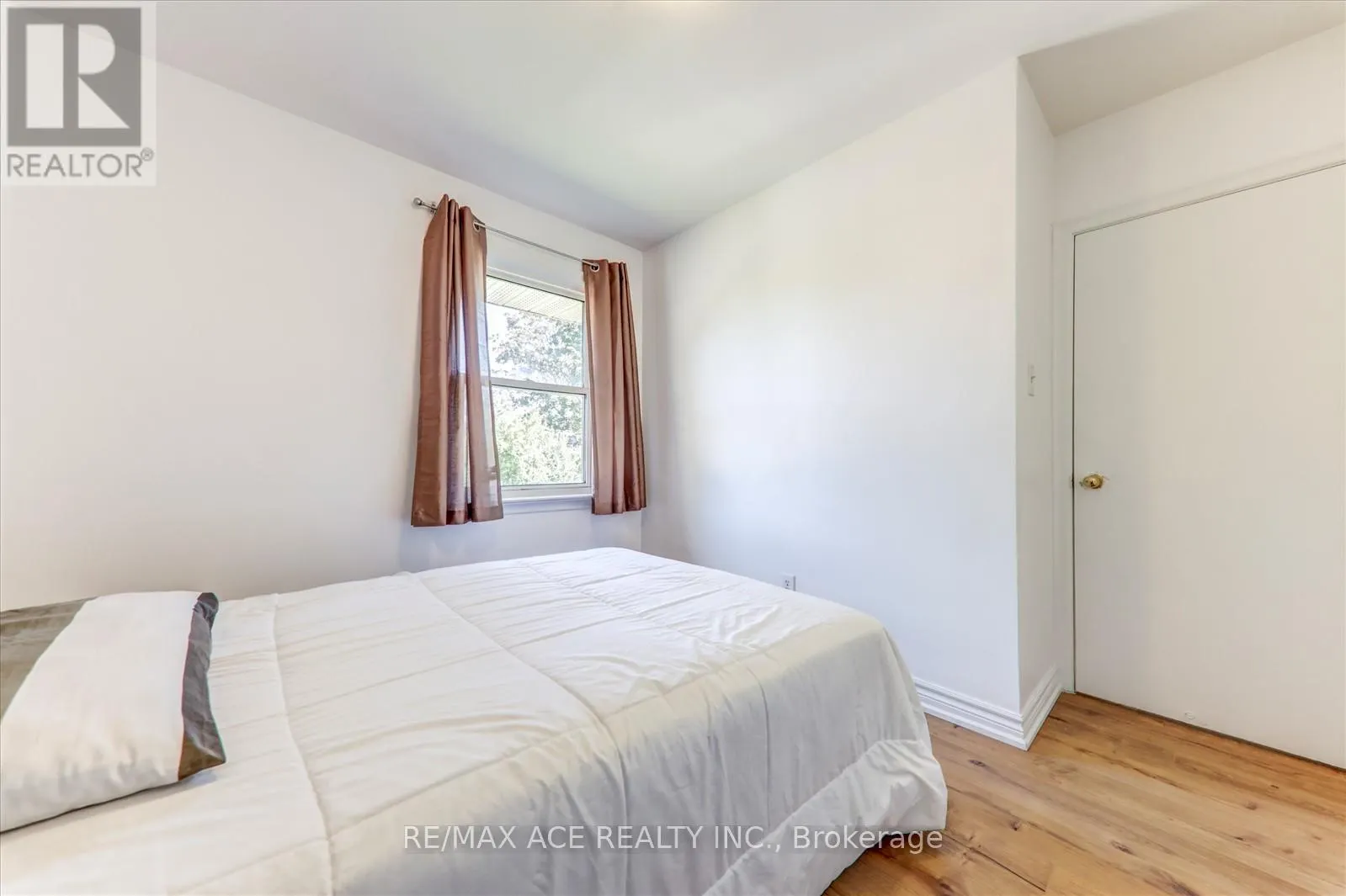 571 FAREWELL STREET