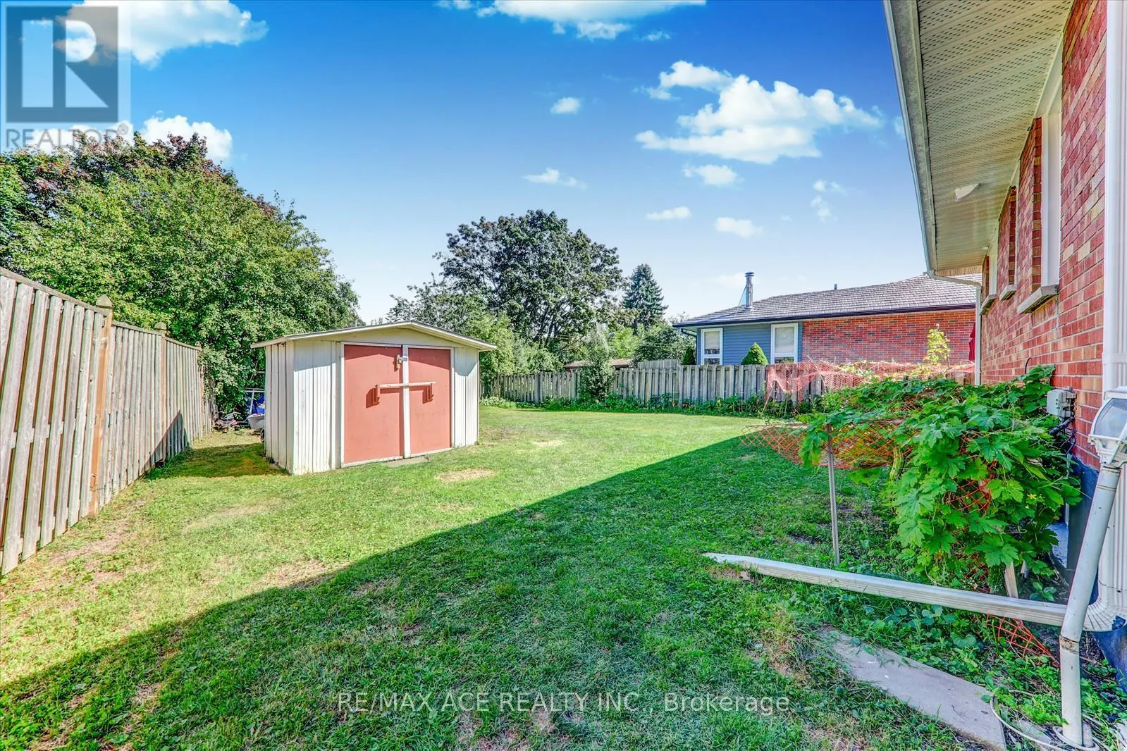 571 FAREWELL STREET
