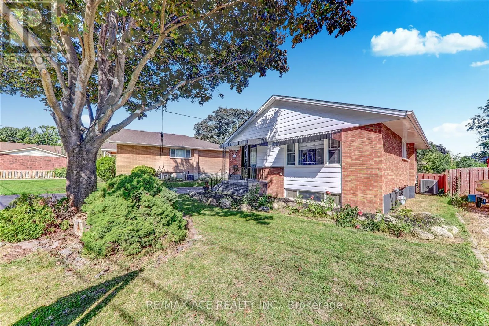 571 FAREWELL STREET