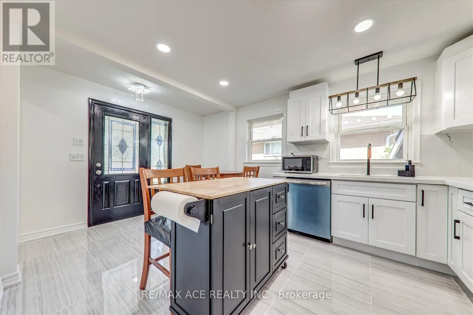571 FAREWELL STREET