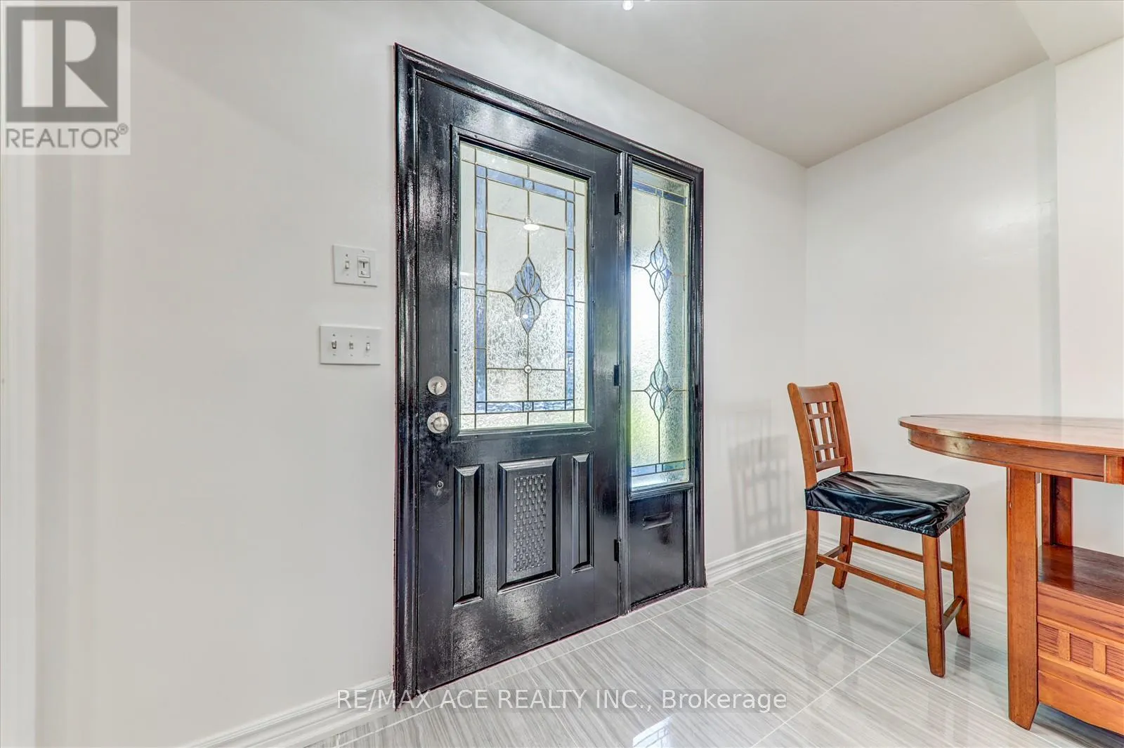 571 FAREWELL STREET