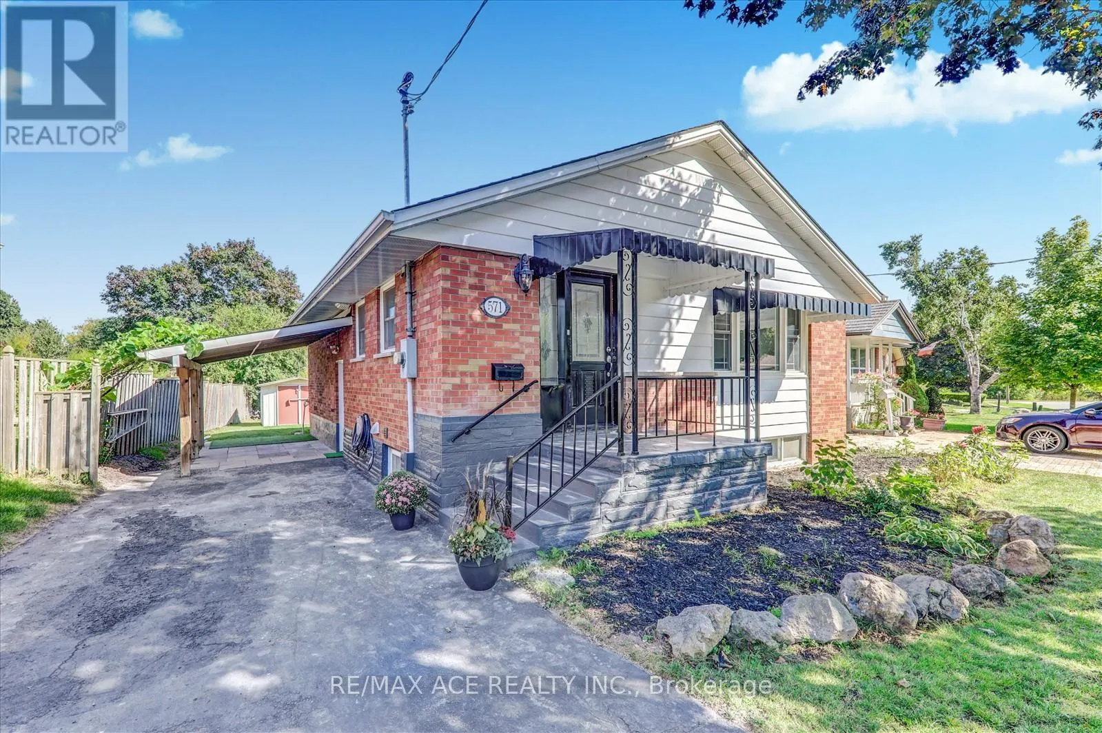 571 FAREWELL STREET