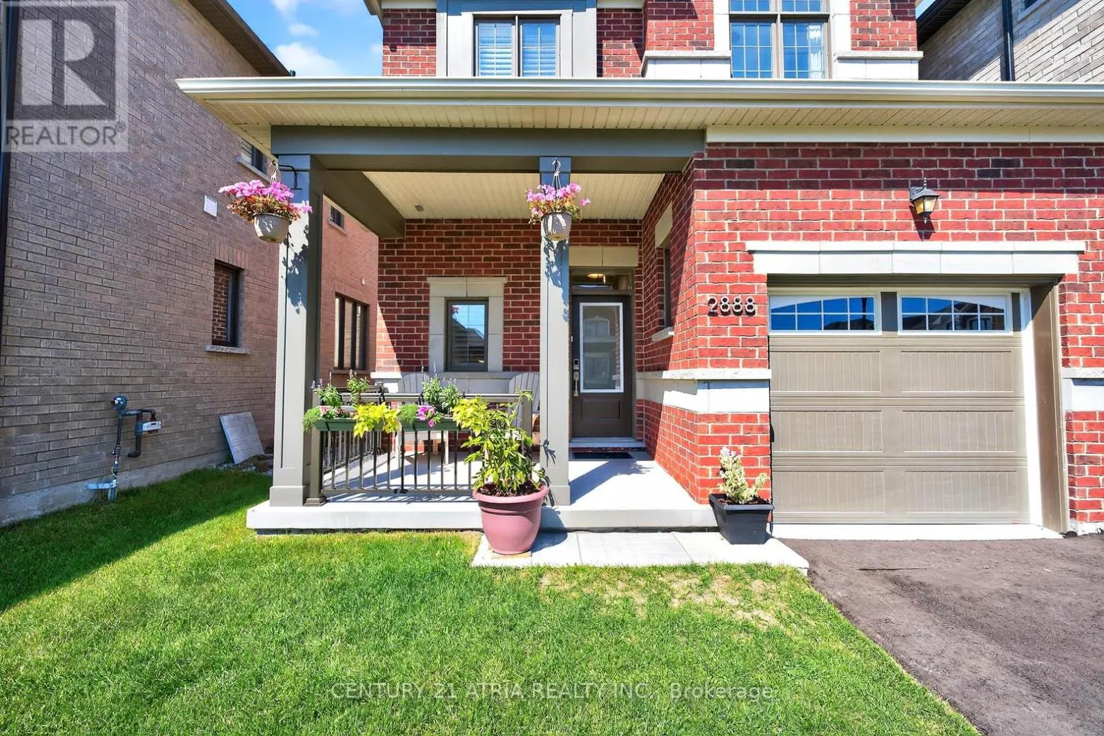 2888 FOXDEN SQUARE