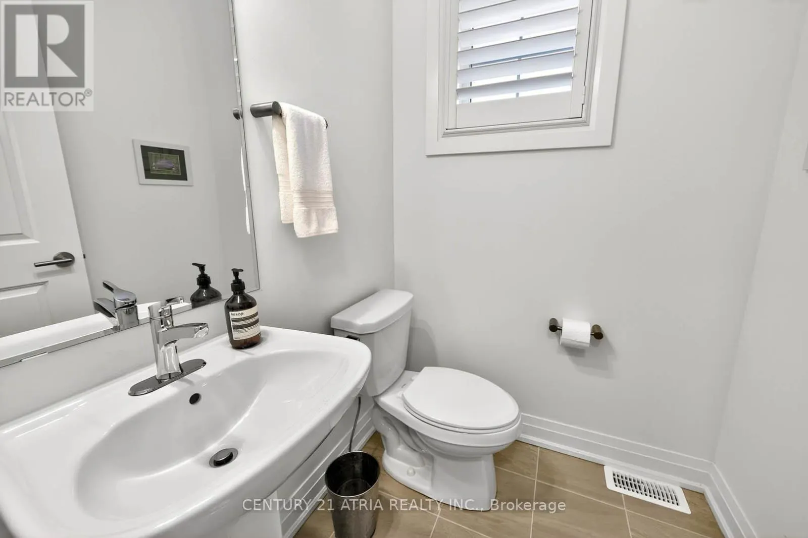2888 FOXDEN SQUARE