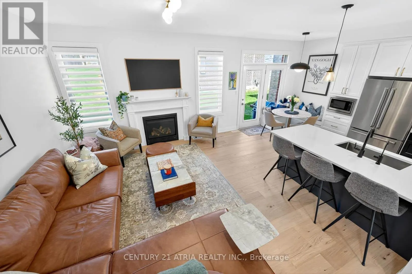 2888 FOXDEN SQUARE