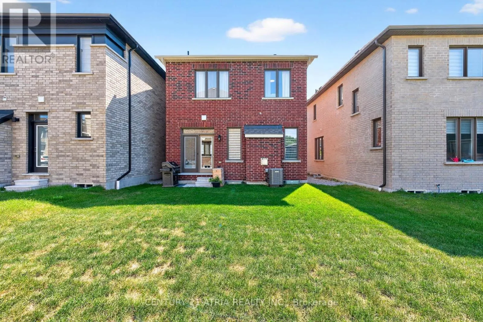 2888 FOXDEN SQUARE