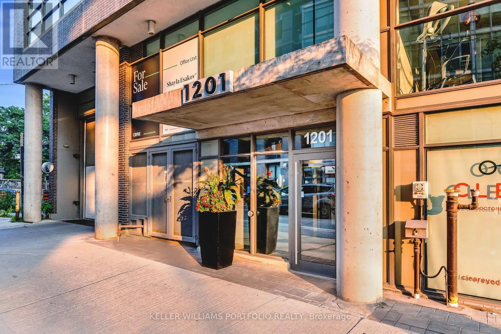 706 - 1201 DUNDAS STREET E