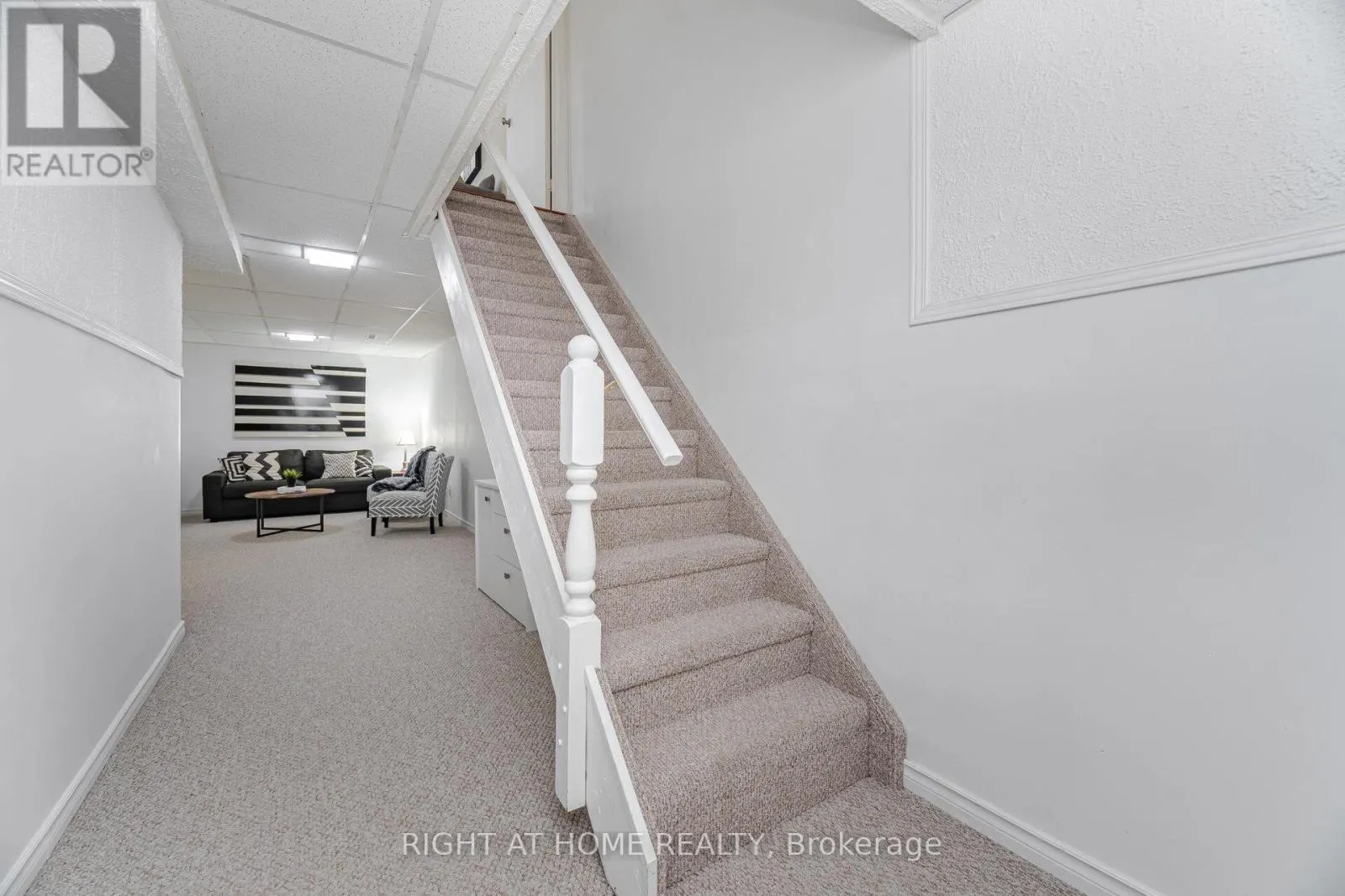 # 45 - 907 BURNS STREET W