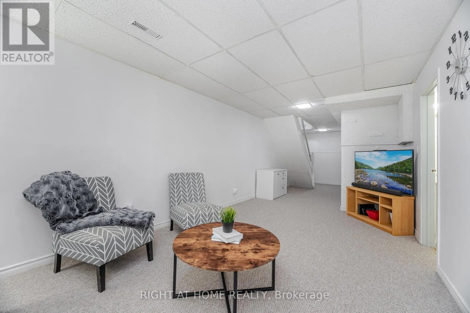 # 45 - 907 BURNS STREET W