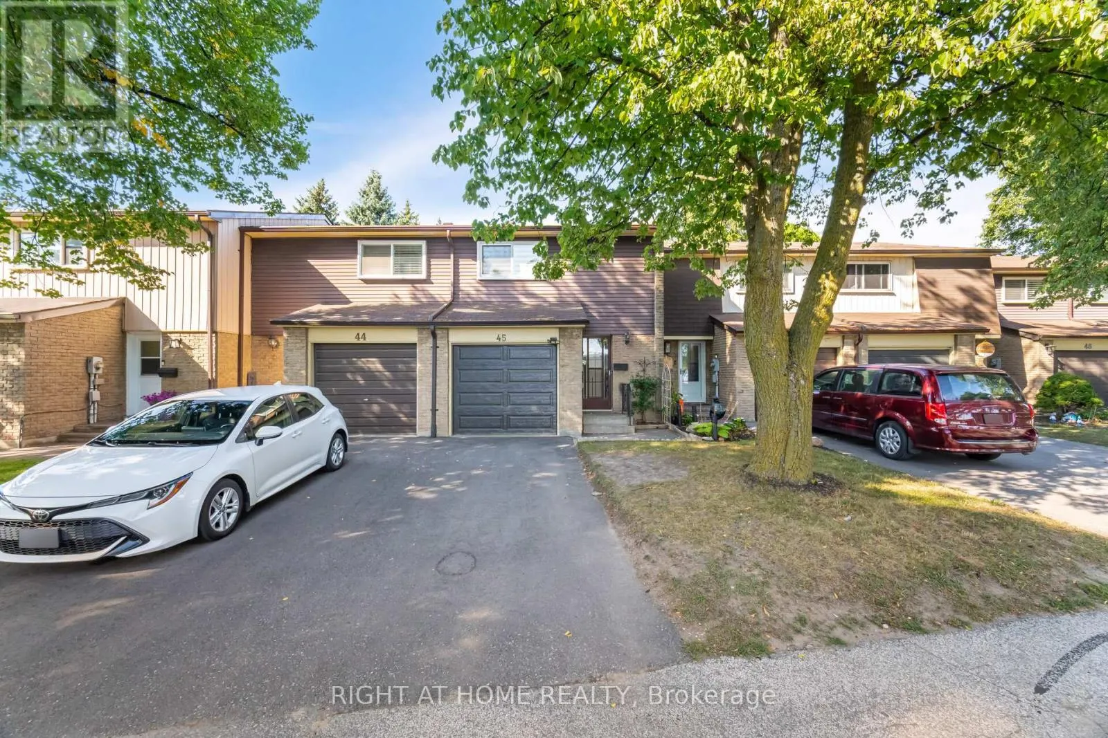 # 45 - 907 BURNS STREET W