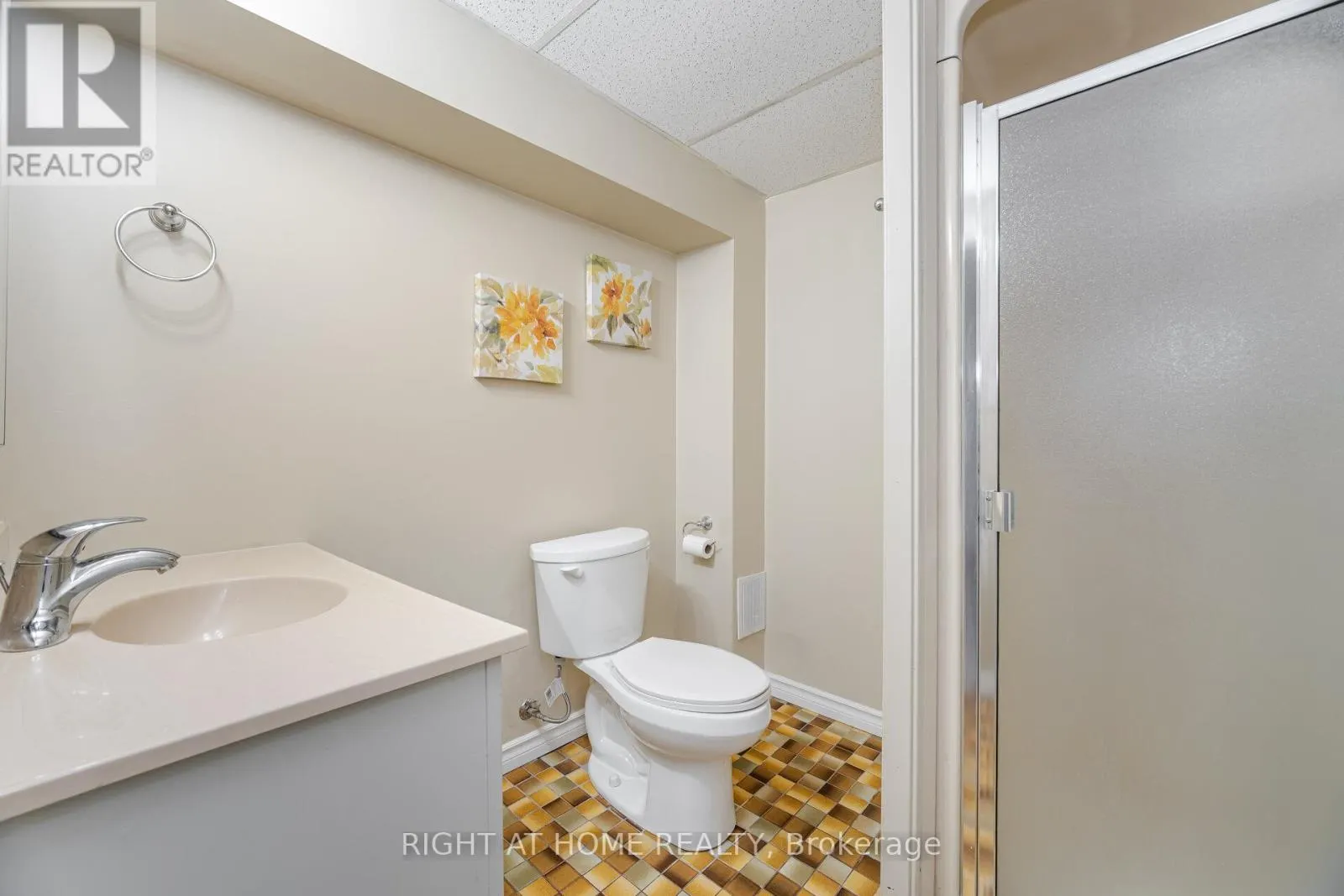 # 45 - 907 BURNS STREET W