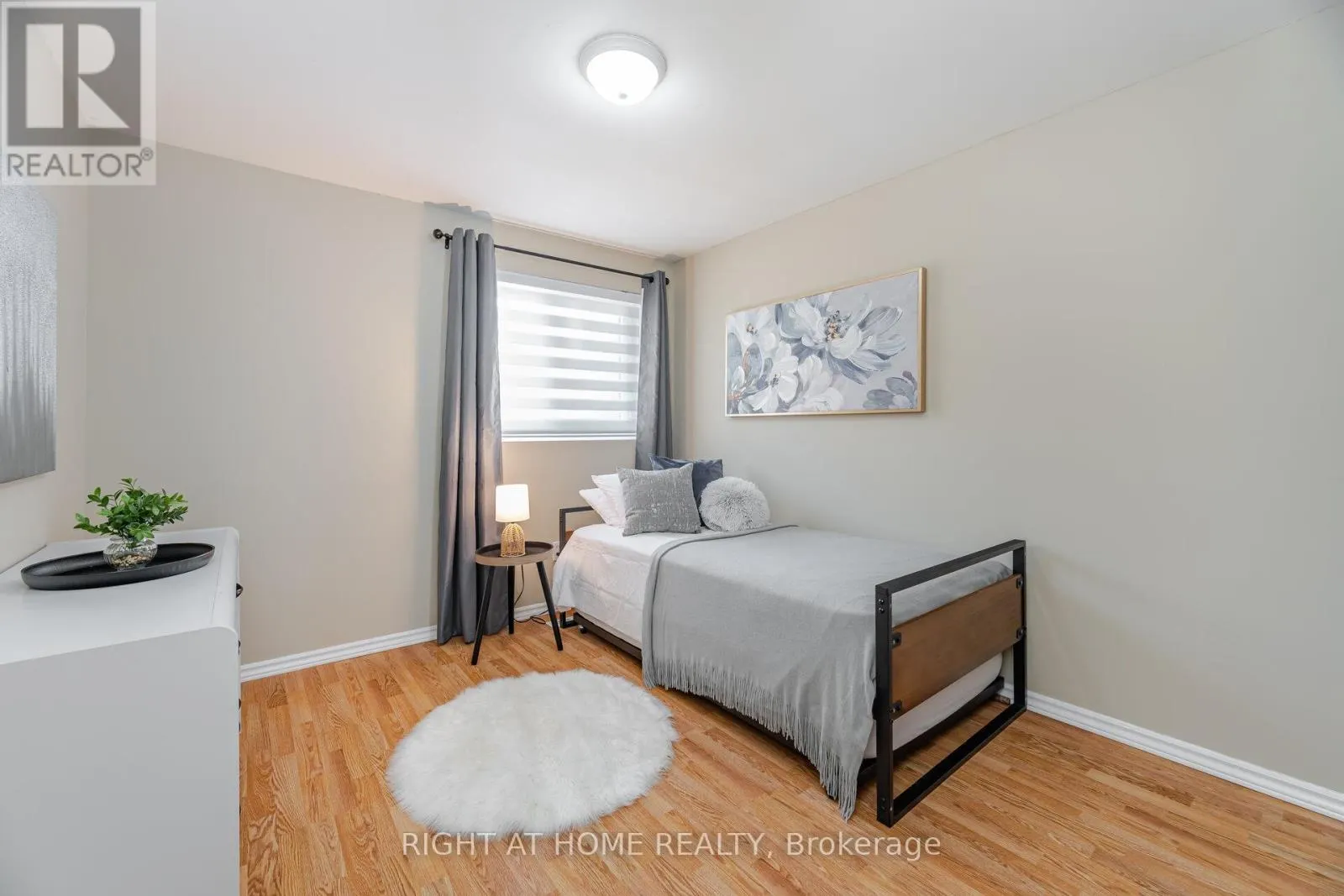 # 45 - 907 BURNS STREET W