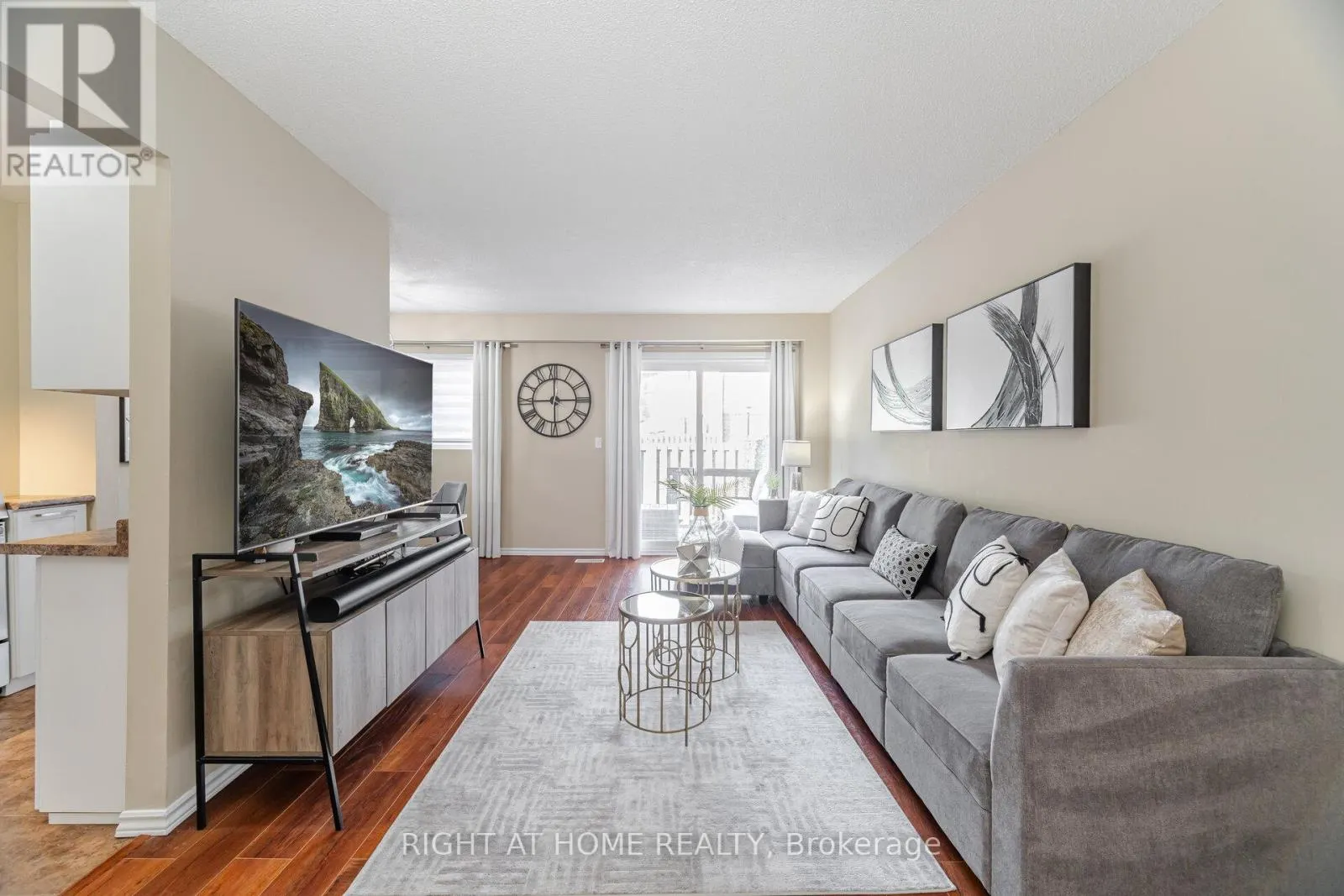 # 45 - 907 BURNS STREET W
