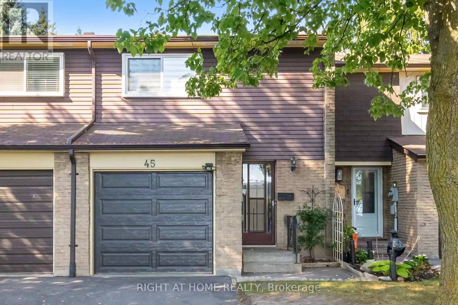 # 45 - 907 BURNS STREET W