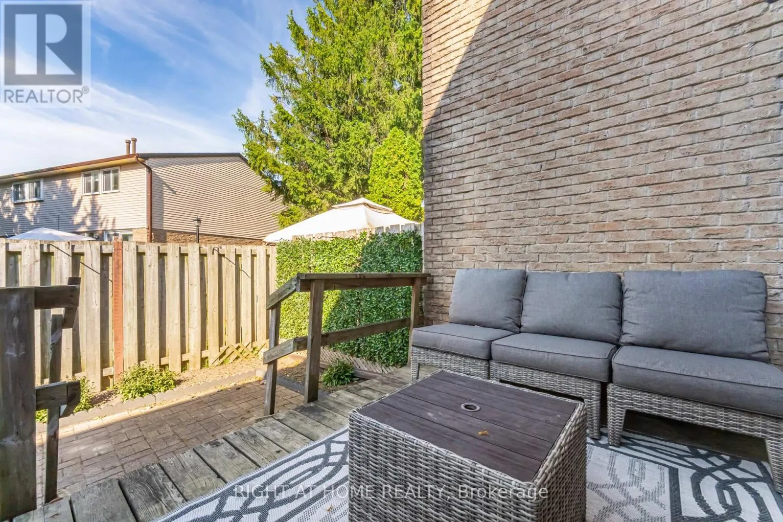 # 45 - 907 BURNS STREET W