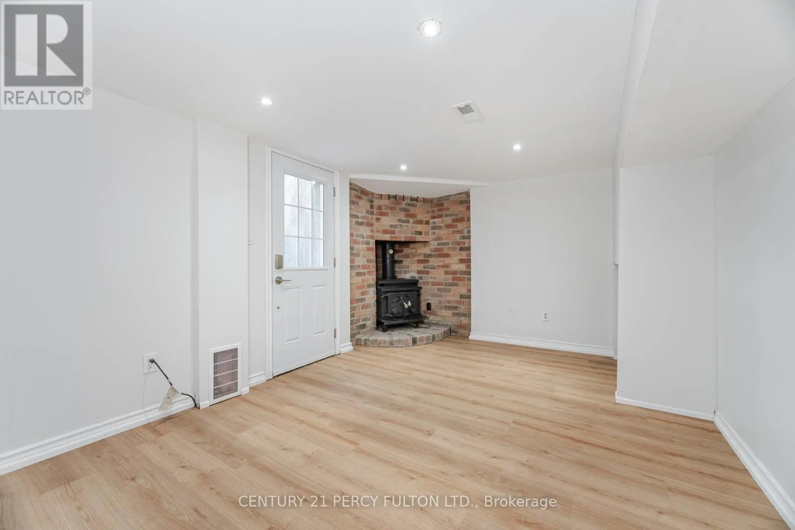 4 RADFORD DRIVE