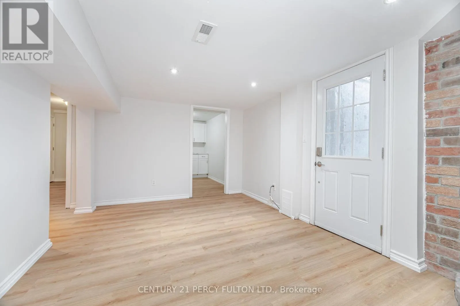 4 RADFORD DRIVE