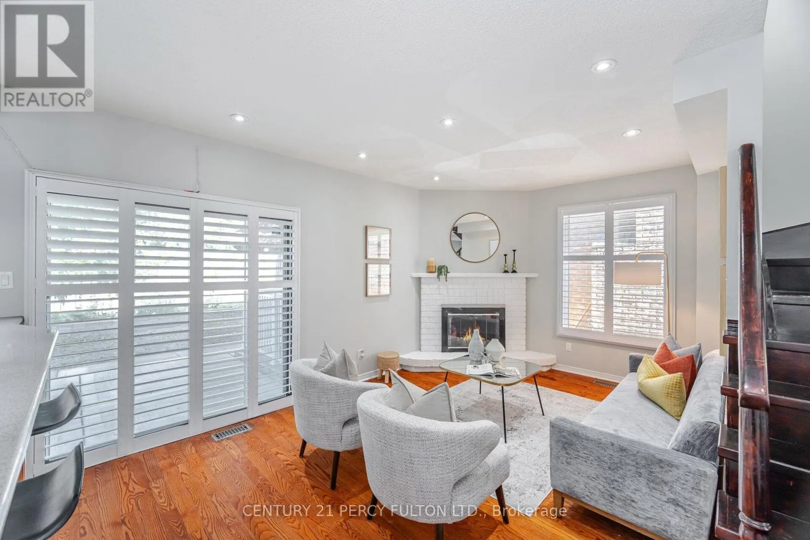 4 RADFORD DRIVE