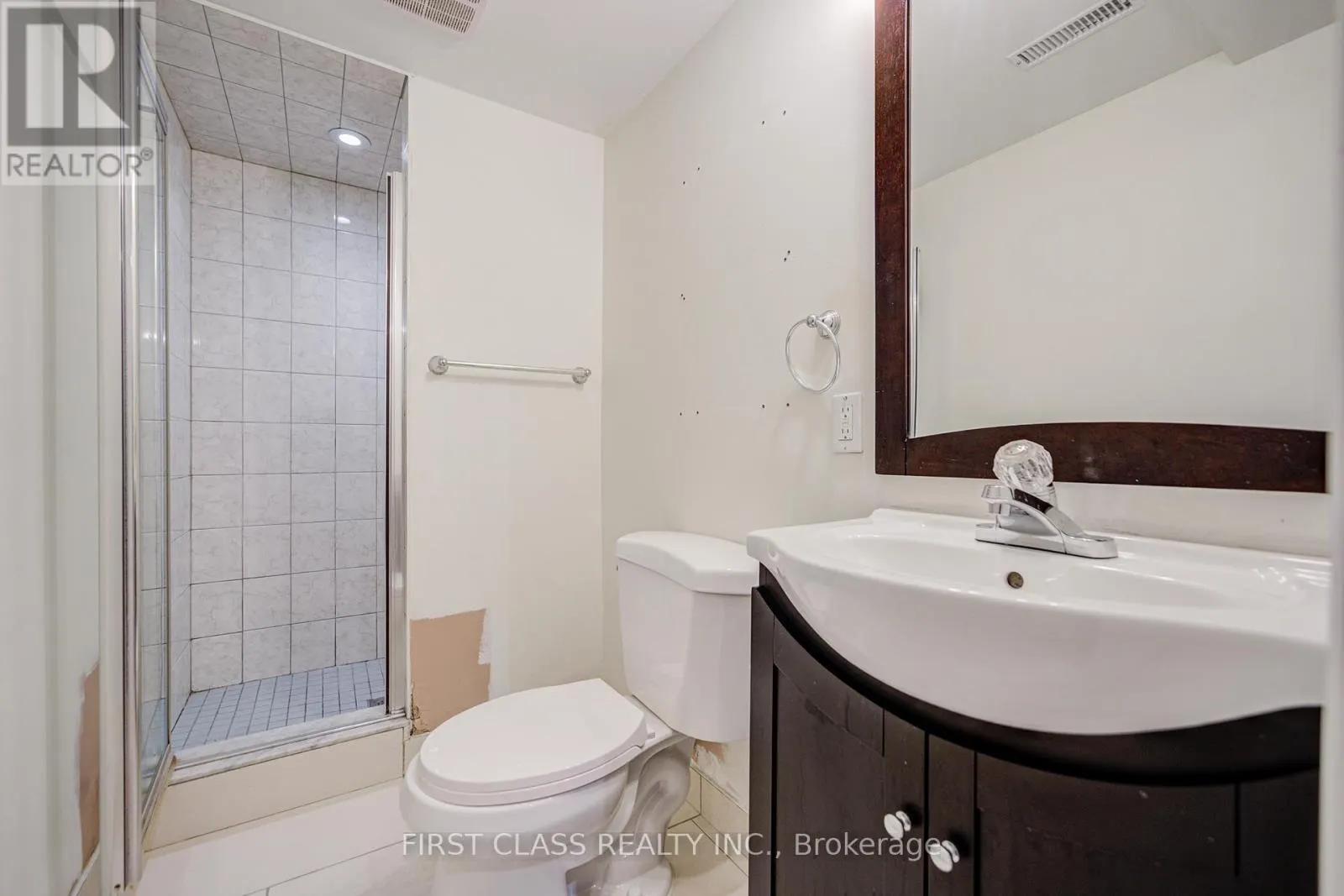 53 TREETOPS COURT