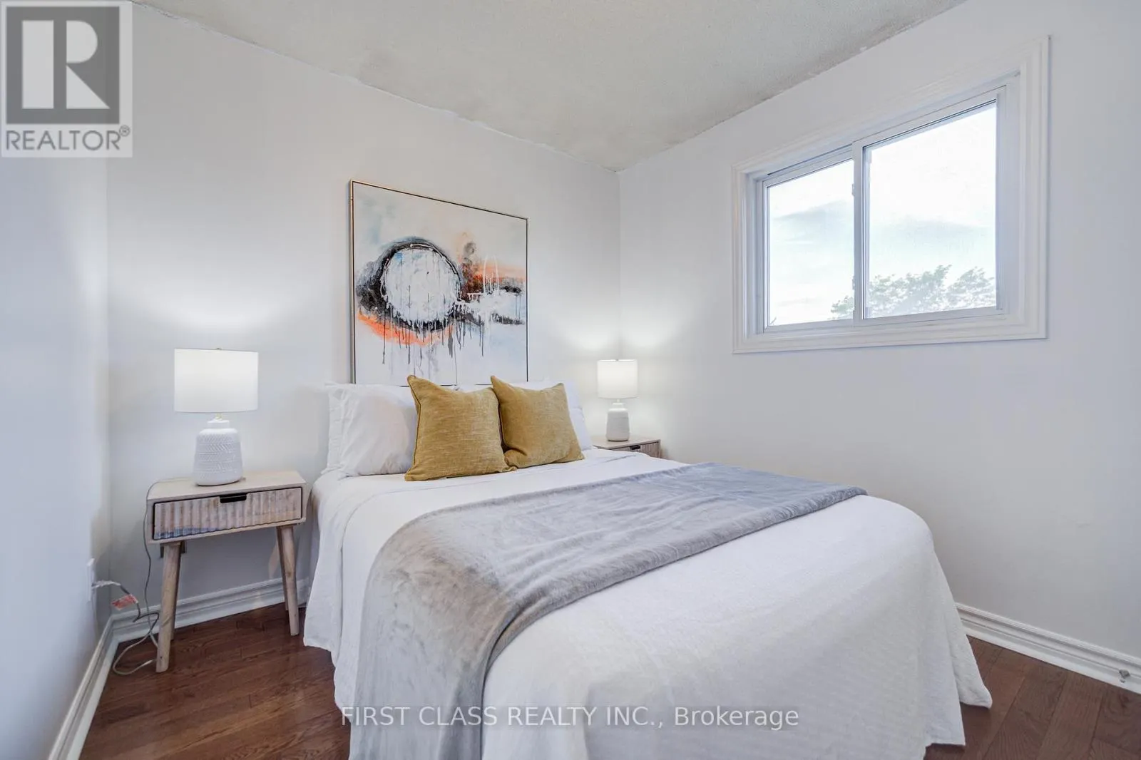 53 TREETOPS COURT
