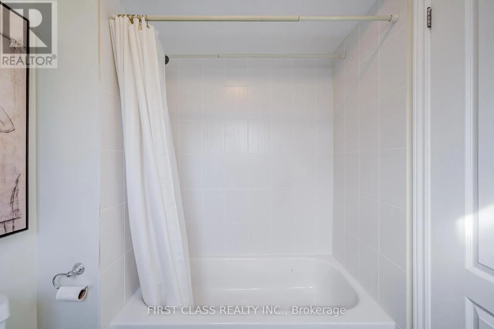 53 TREETOPS COURT
