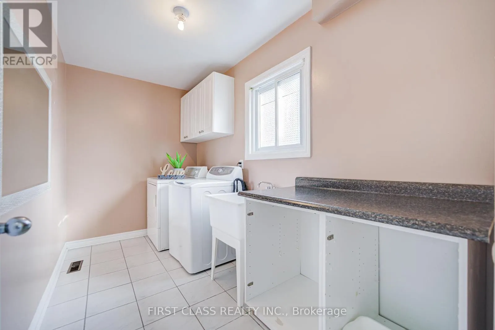 53 TREETOPS COURT