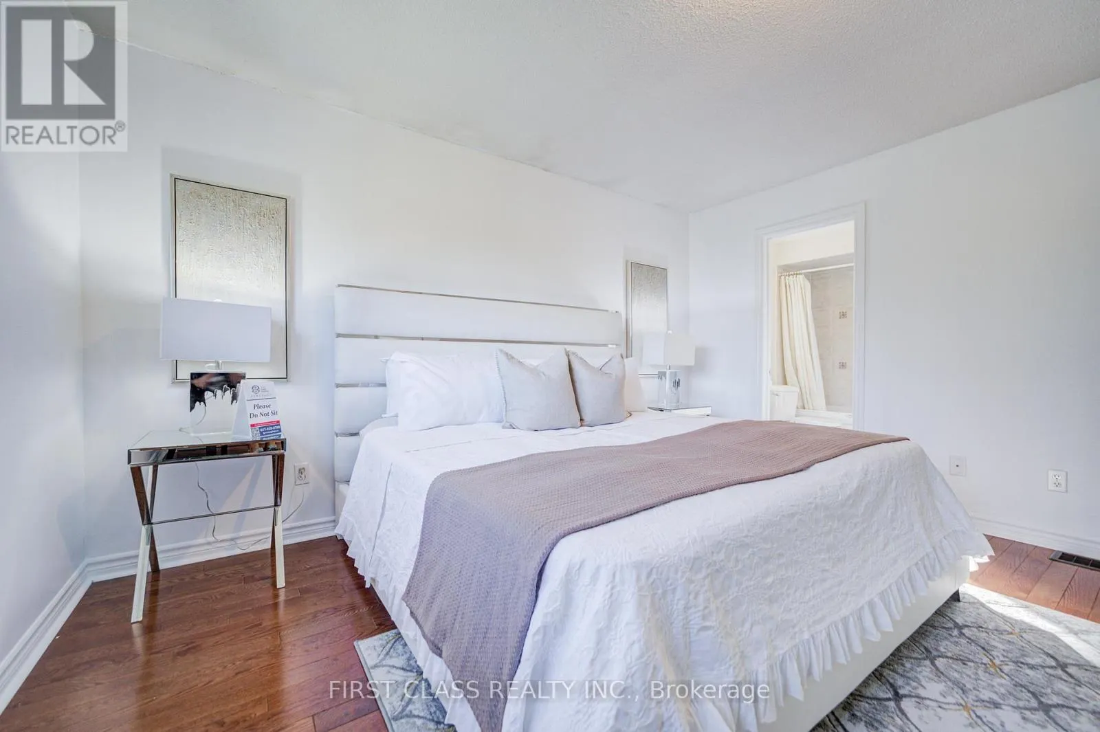 53 TREETOPS COURT