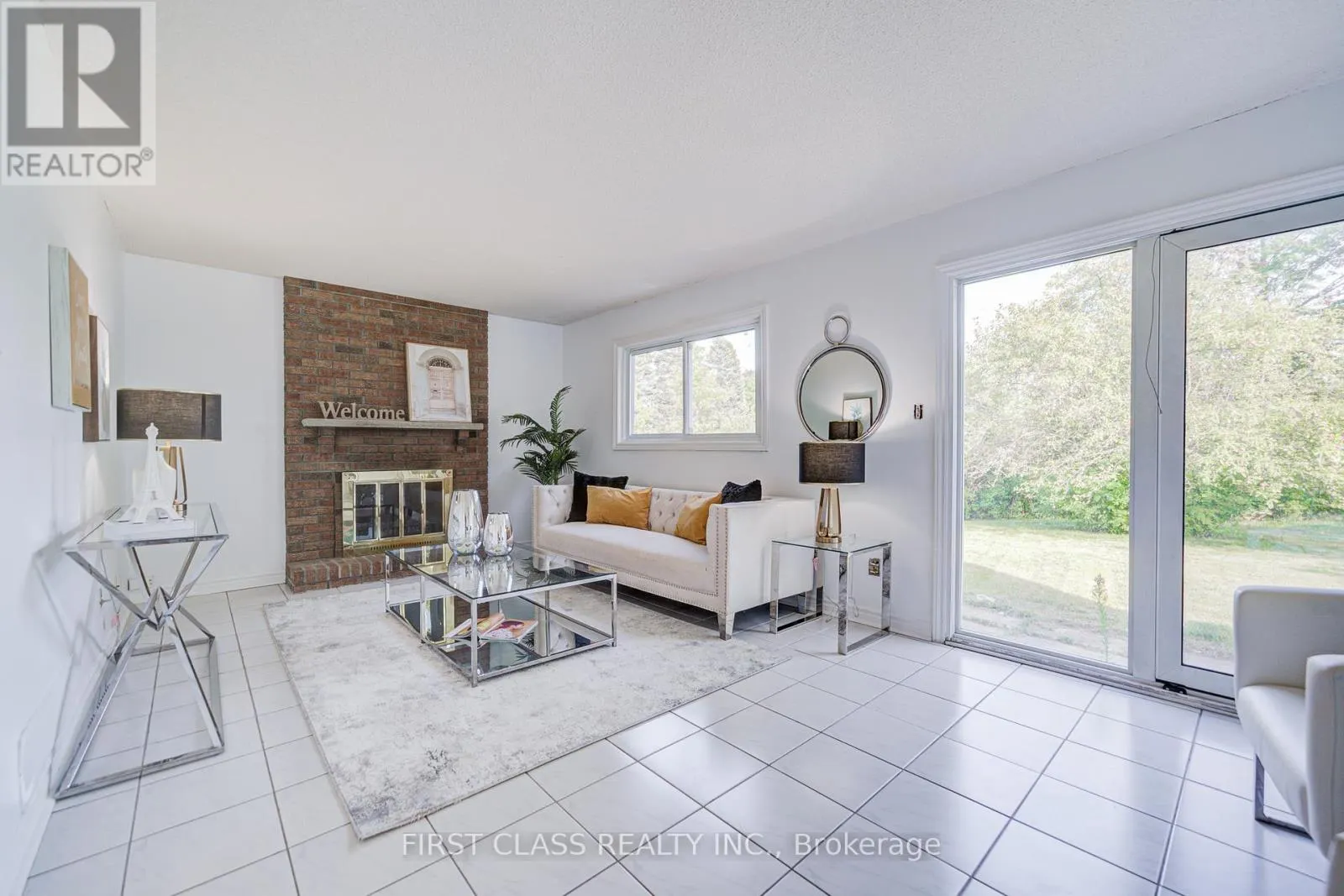 53 TREETOPS COURT
