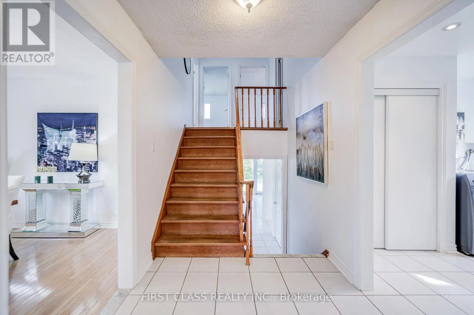 53 TREETOPS COURT
