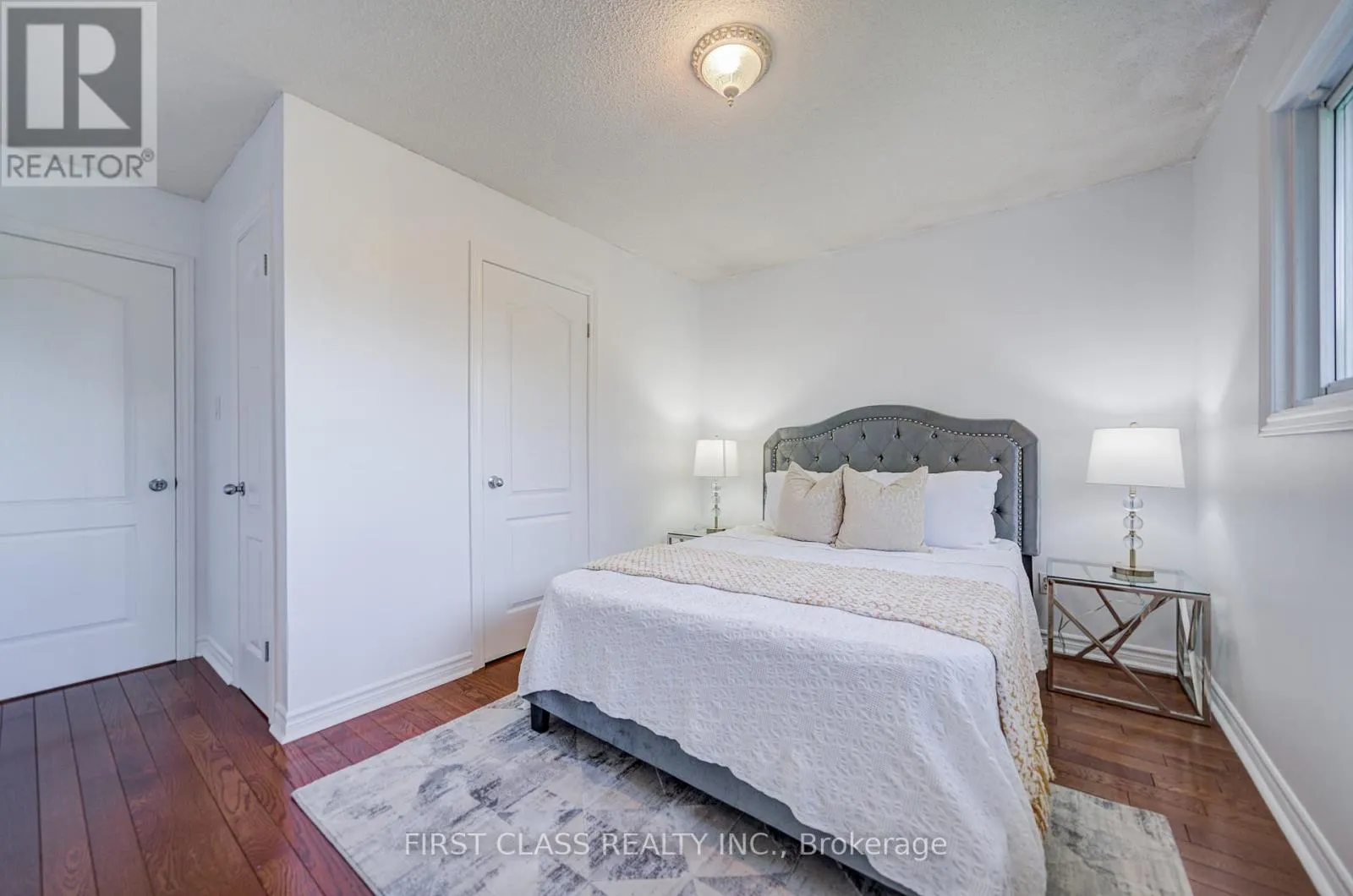 53 TREETOPS COURT