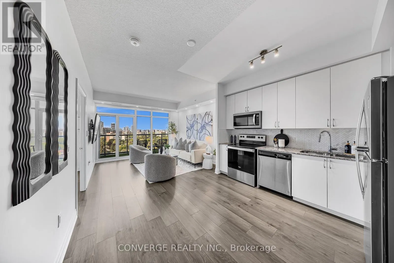 1310 - 3220 SHEPPARD AVENUE E