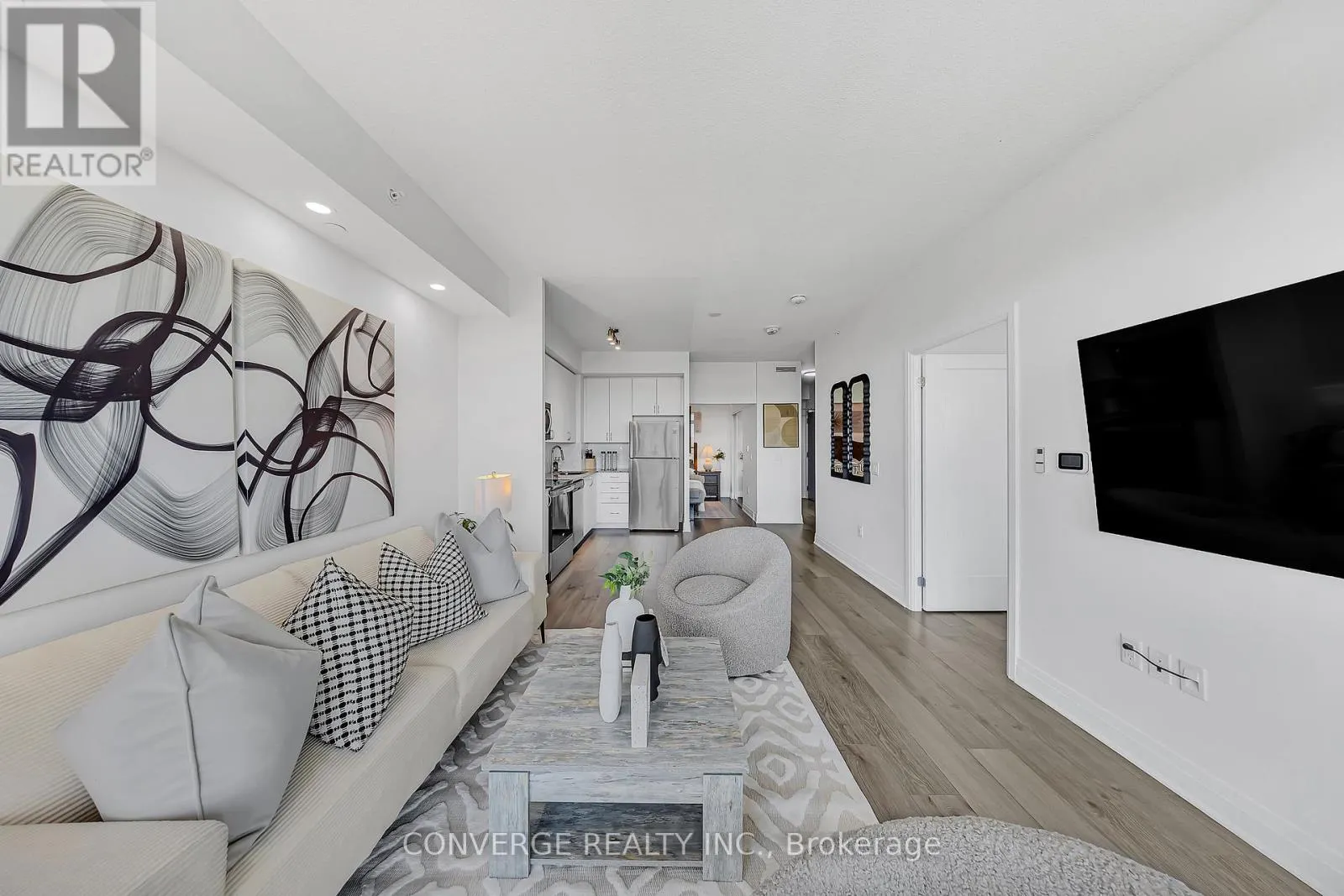 1310 - 3220 SHEPPARD AVENUE E