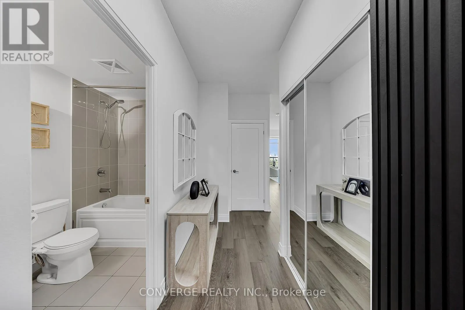 1310 - 3220 SHEPPARD AVENUE E