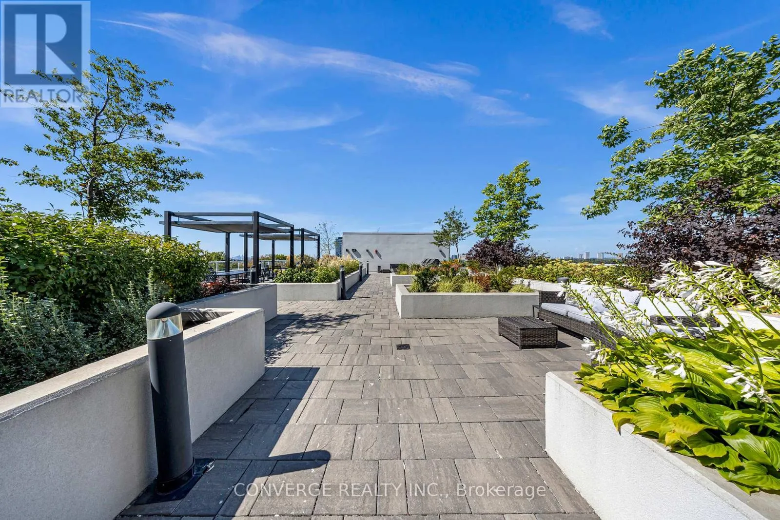 1310 - 3220 SHEPPARD AVENUE E
