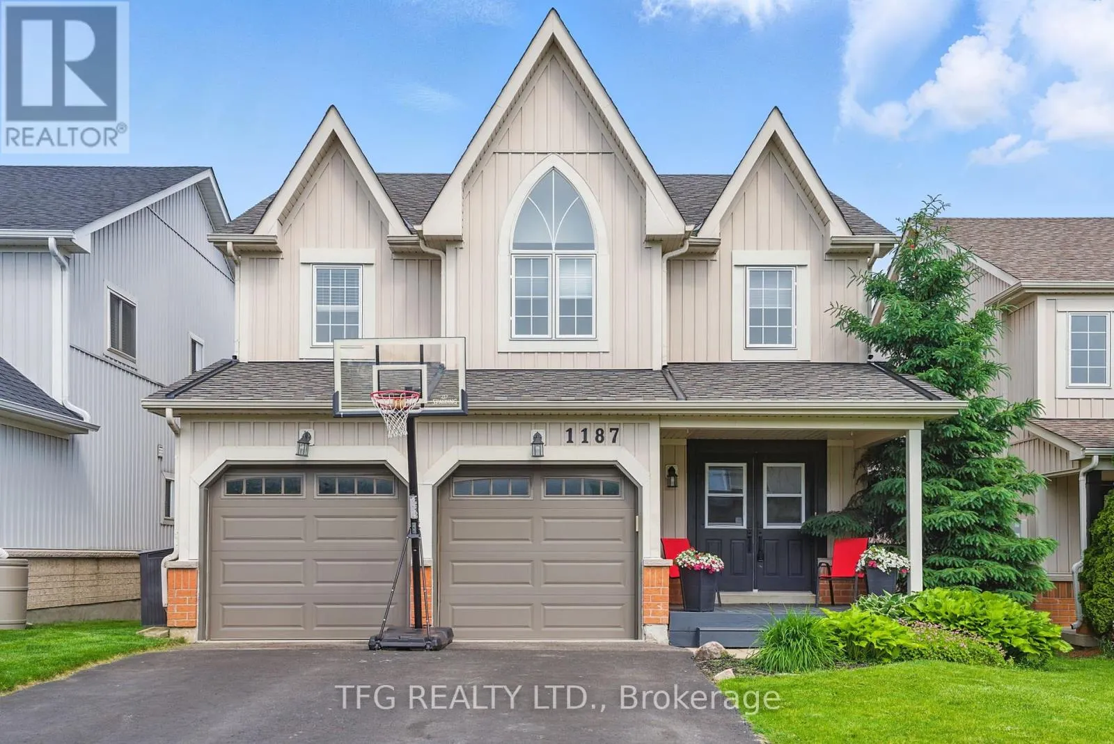 1187 ASHGROVE CRESCENT