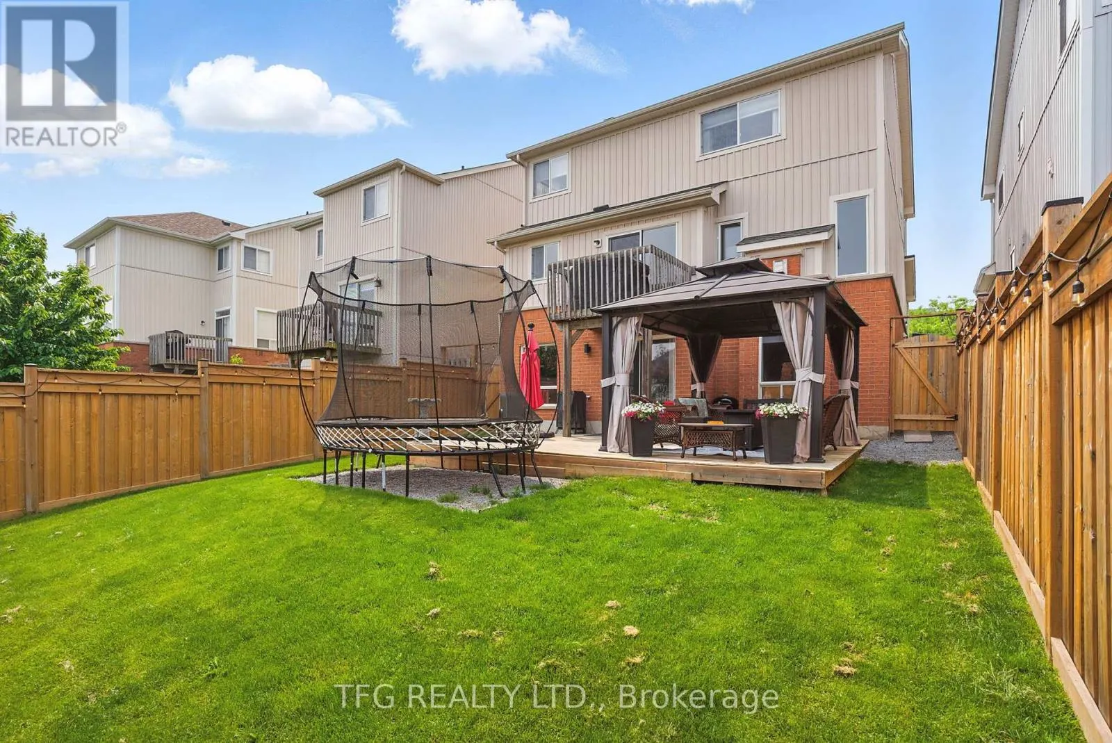 1187 ASHGROVE CRESCENT