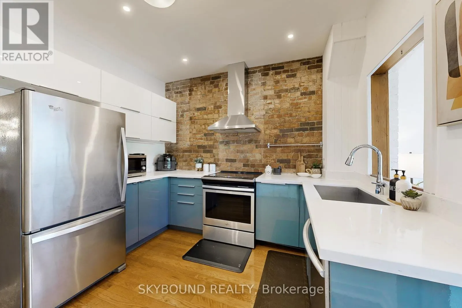 50 DEARBOURNE AVENUE