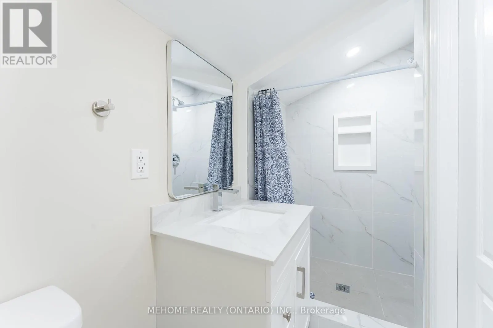 16 ABBOTTSWOOD ROAD