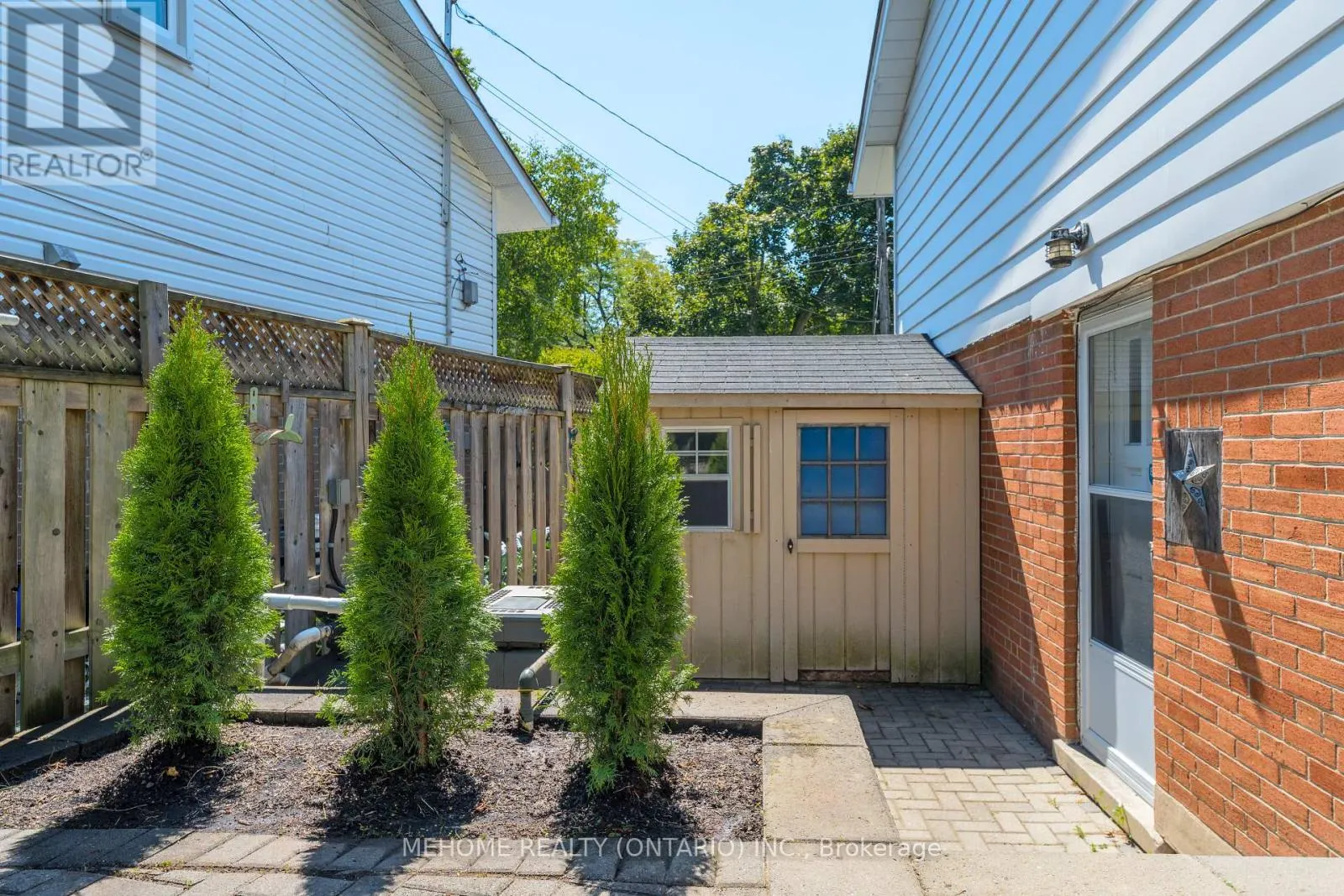 16 ABBOTTSWOOD ROAD