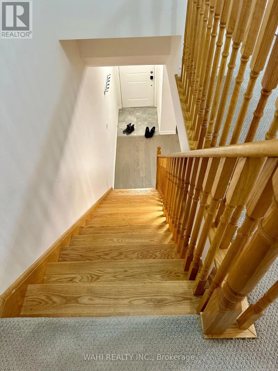 12 - 1040 ELTON WAY