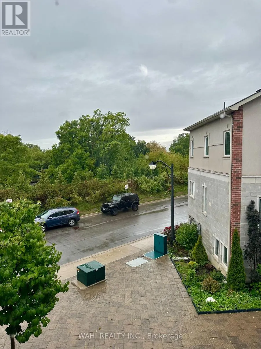 12 - 1040 ELTON WAY