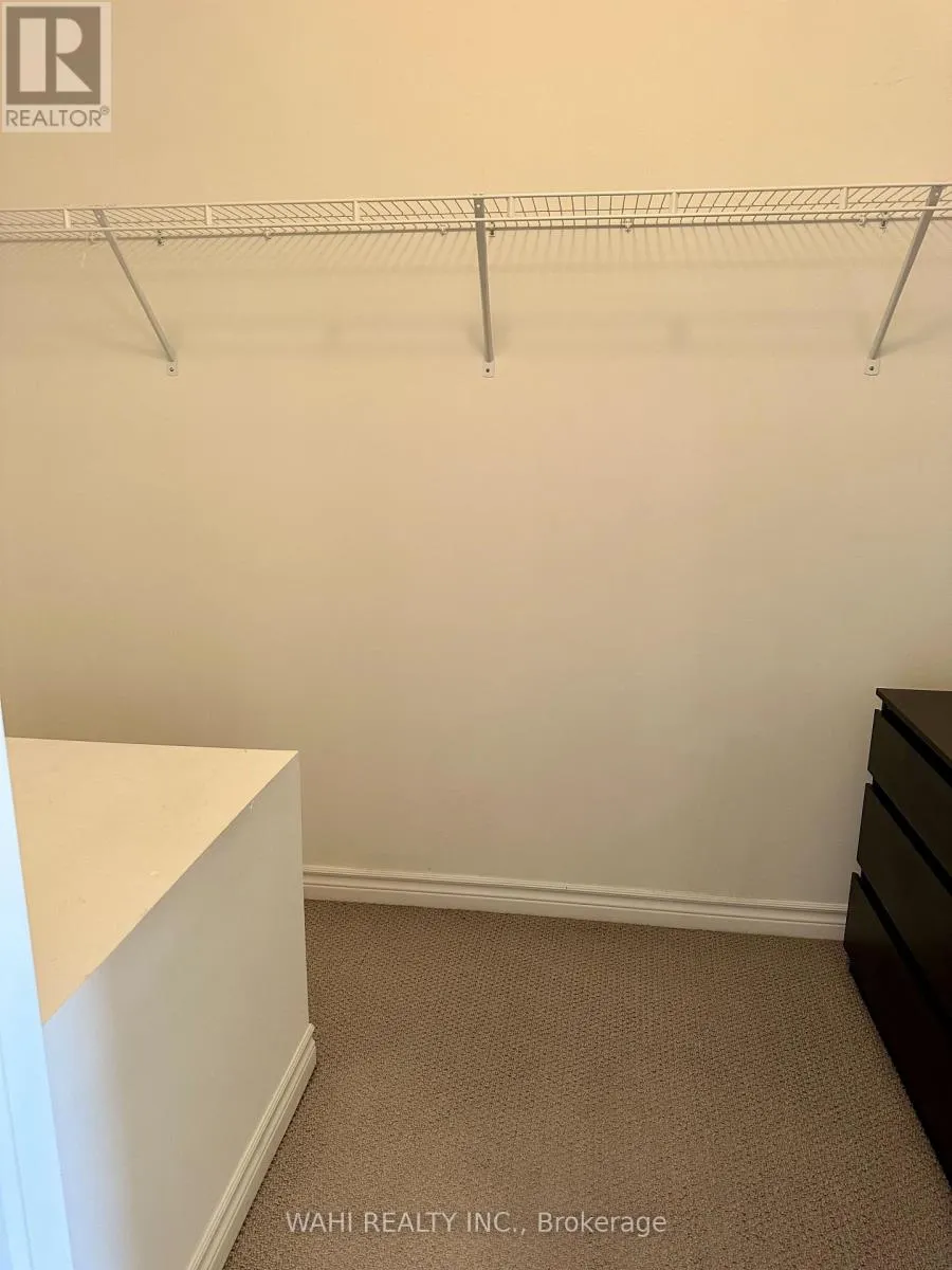 12 - 1040 ELTON WAY