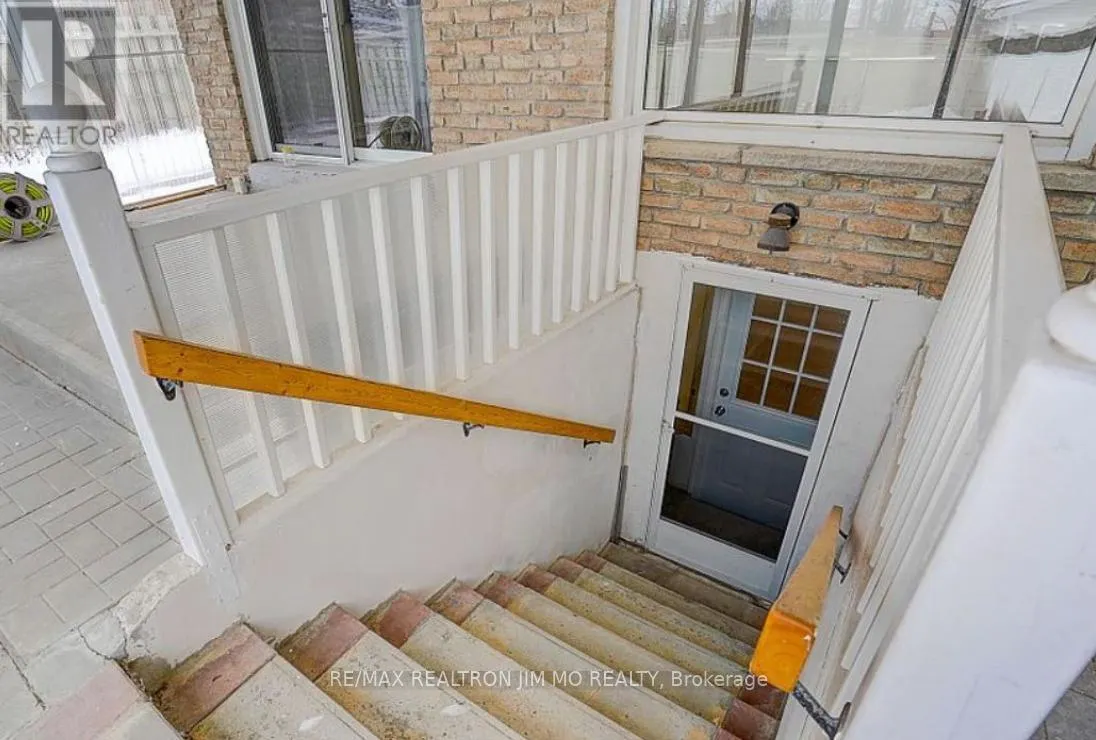 LOWER - 22 HARTLEYWOOD DRIVE