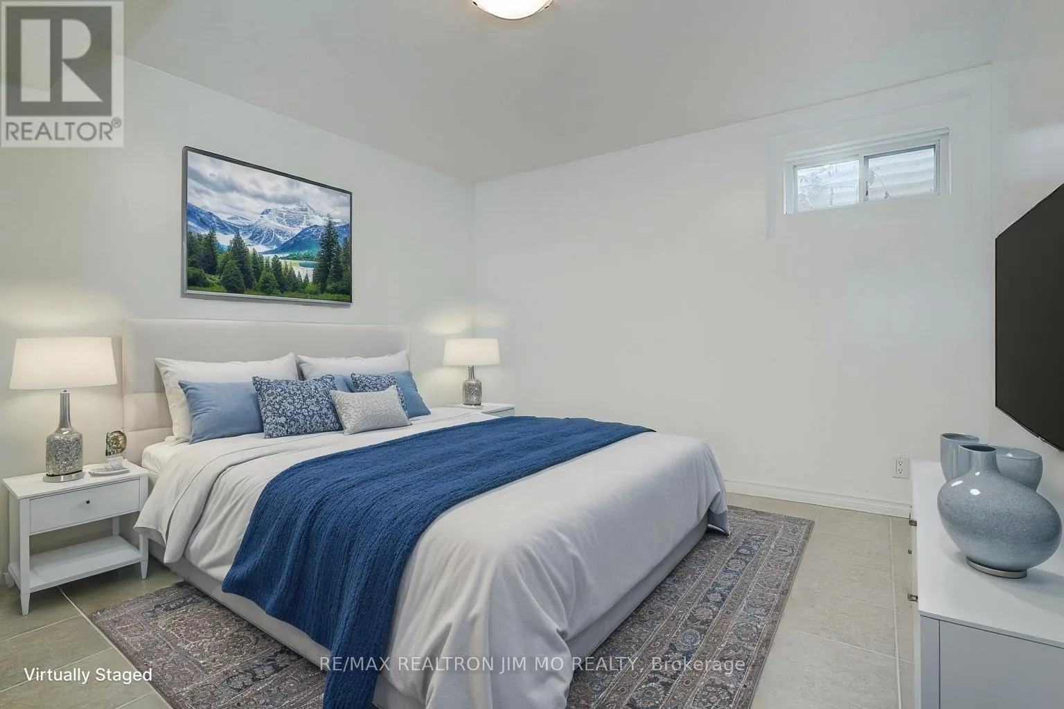 LOWER - 22 HARTLEYWOOD DRIVE