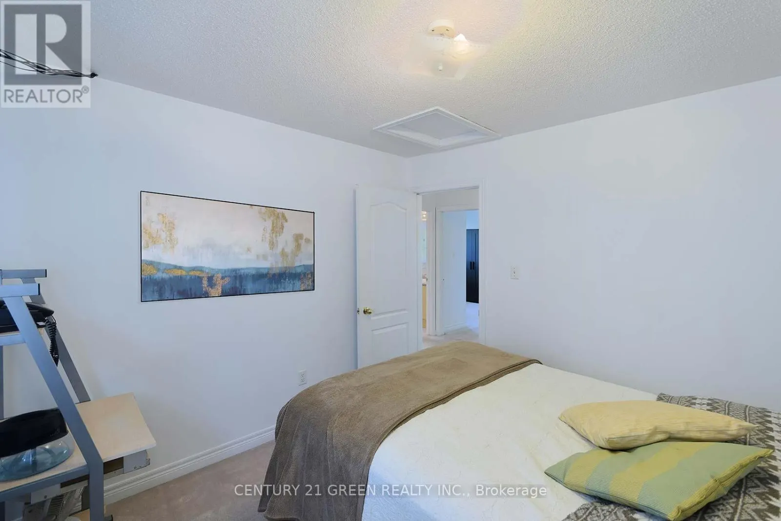 8 LAMPMAN DRIVE
