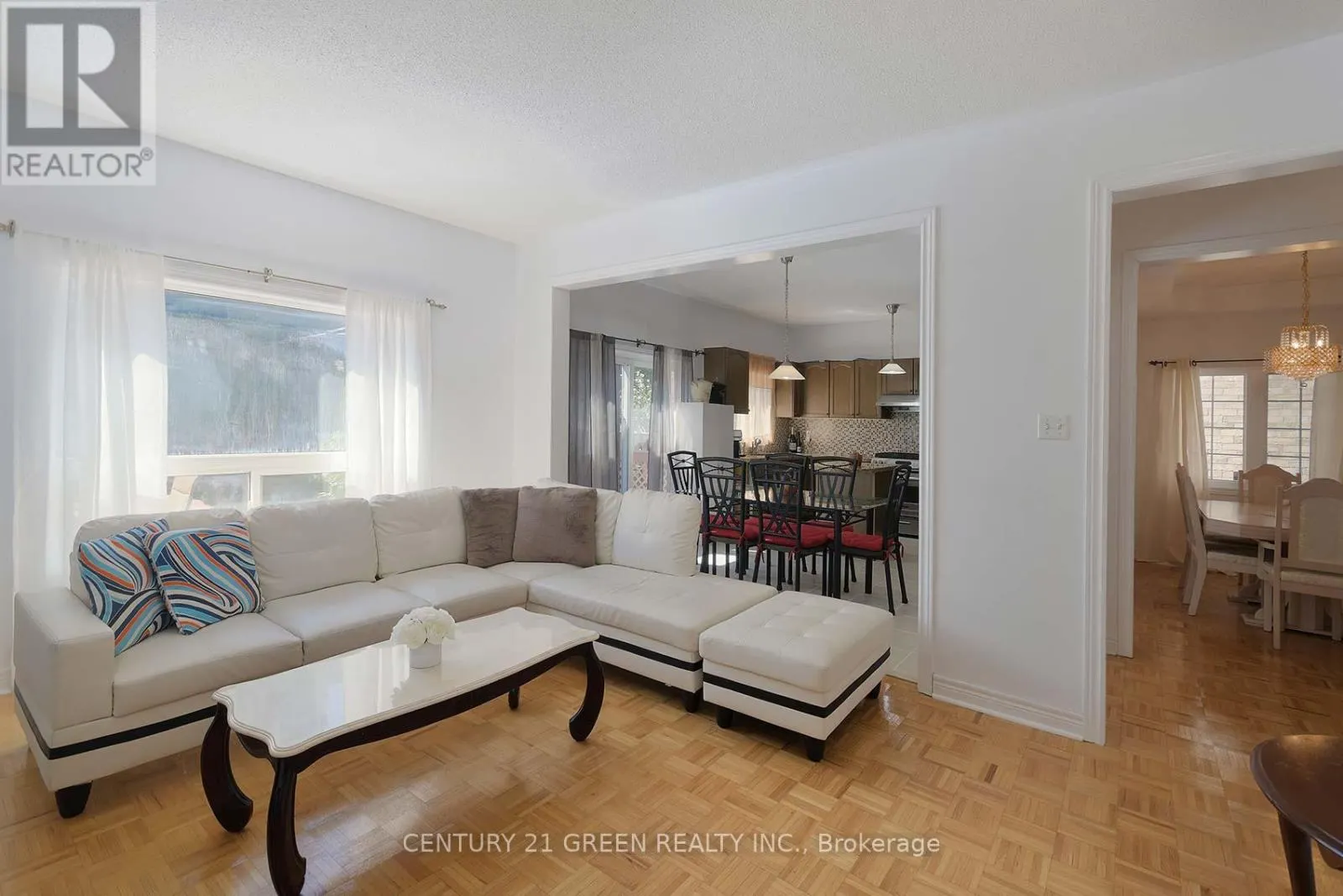 8 LAMPMAN DRIVE