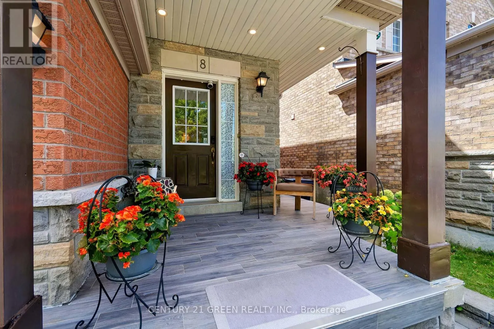 8 LAMPMAN DRIVE