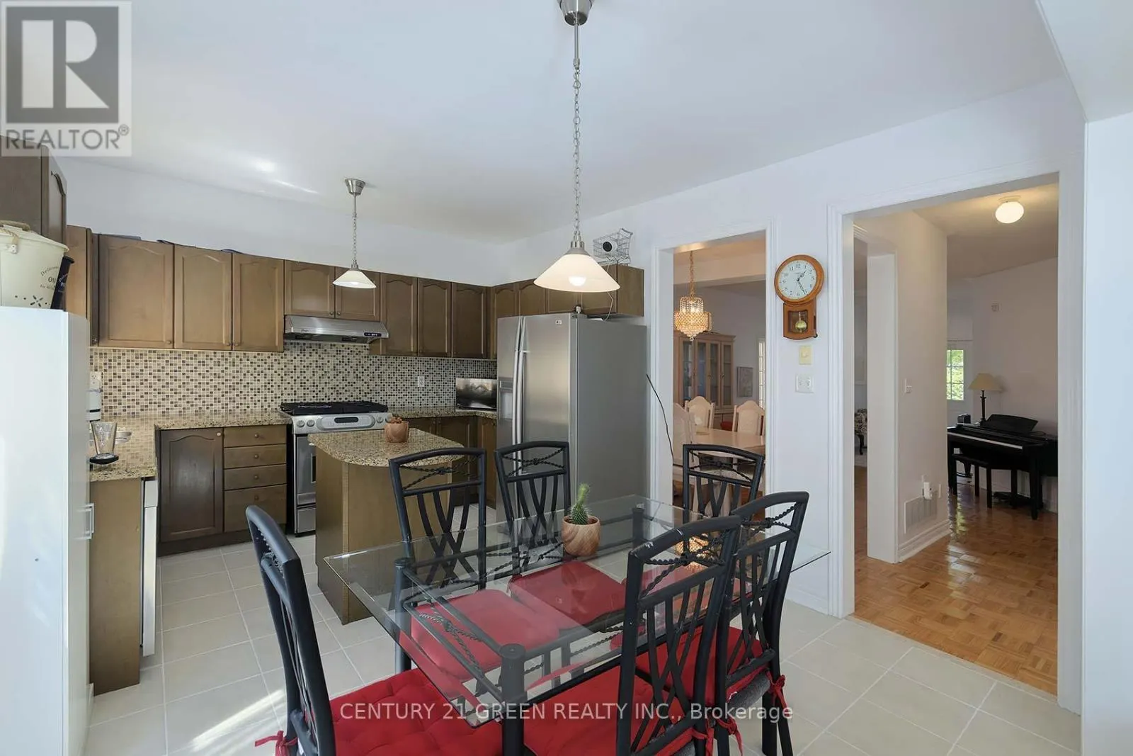 8 LAMPMAN DRIVE
