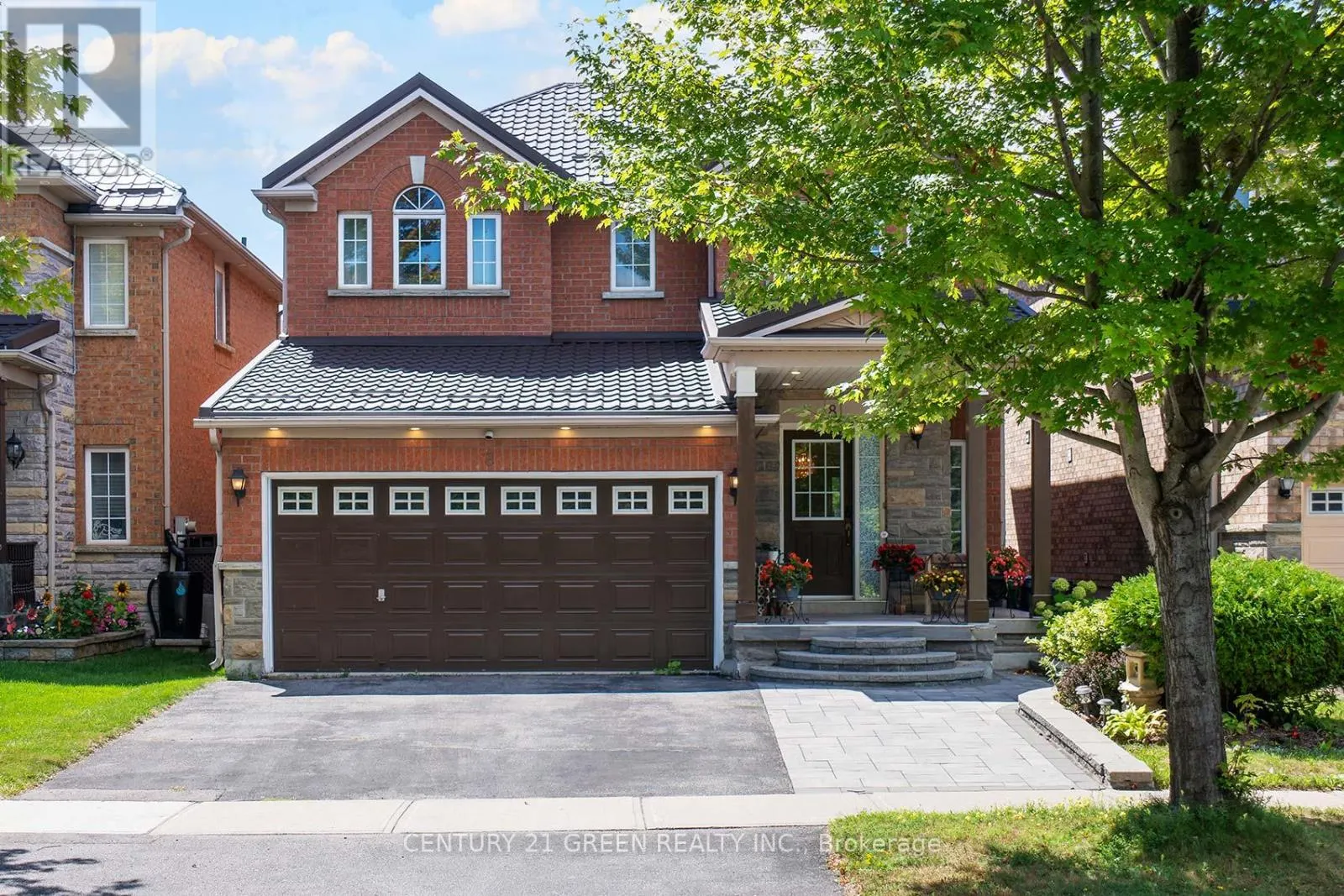 8 LAMPMAN DRIVE