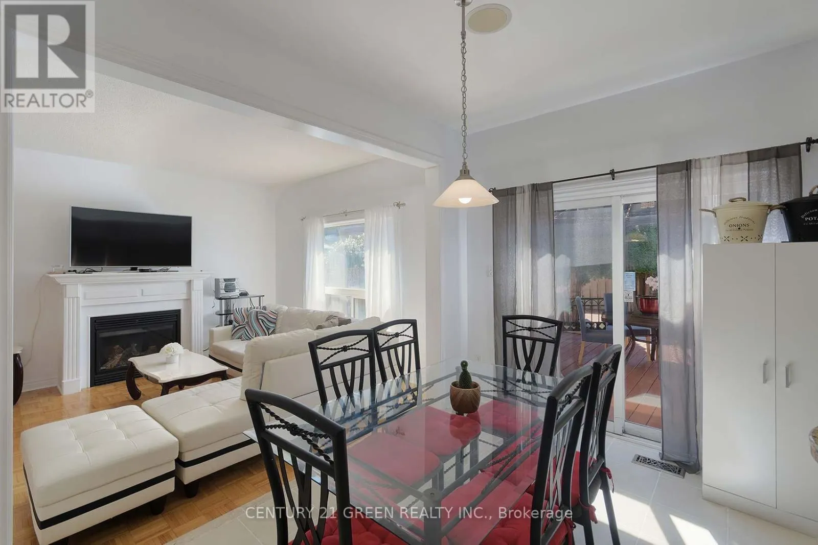 8 LAMPMAN DRIVE